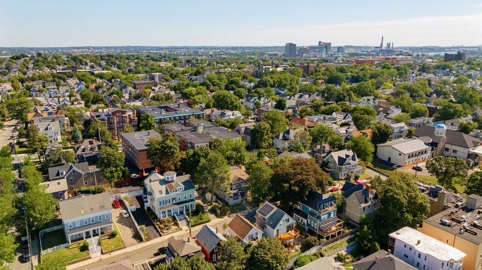 More Photos Of 17 Monmouth St, Somerville Apartments For Sale