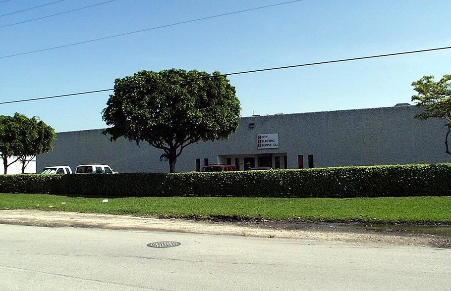 More Photos Of 7327-7345 NW 56th St, Miami Warehouse For Sale