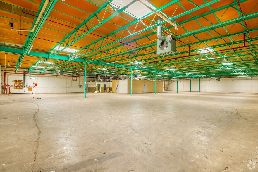 More Photos Of 523 Urban Loop, San Antonio Warehouse For Lease