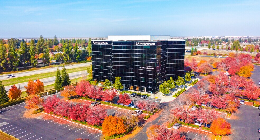 More Photos Of 45 E River Park Pl W, Fresno Office Residential For Lease