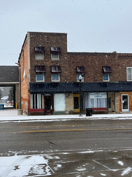 More Photos Of 111-113 N Shiawassee St, Corunna Storefront Retail Residential For Sale
