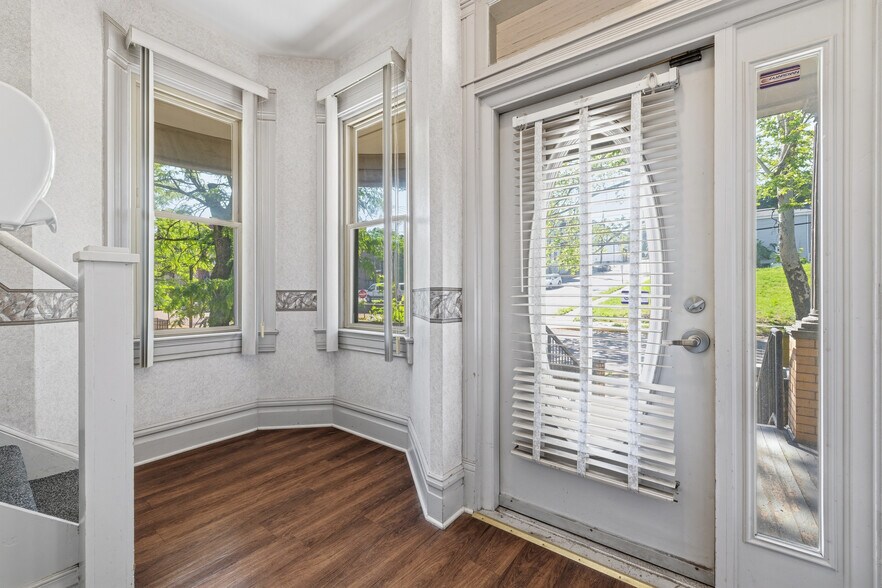 More Photos Of 101 W 9th Ave, Homestead Office For Sale