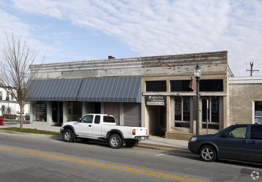 More Photos Of 101-105 E Washington St, Greencastle Office Residential For Lease
