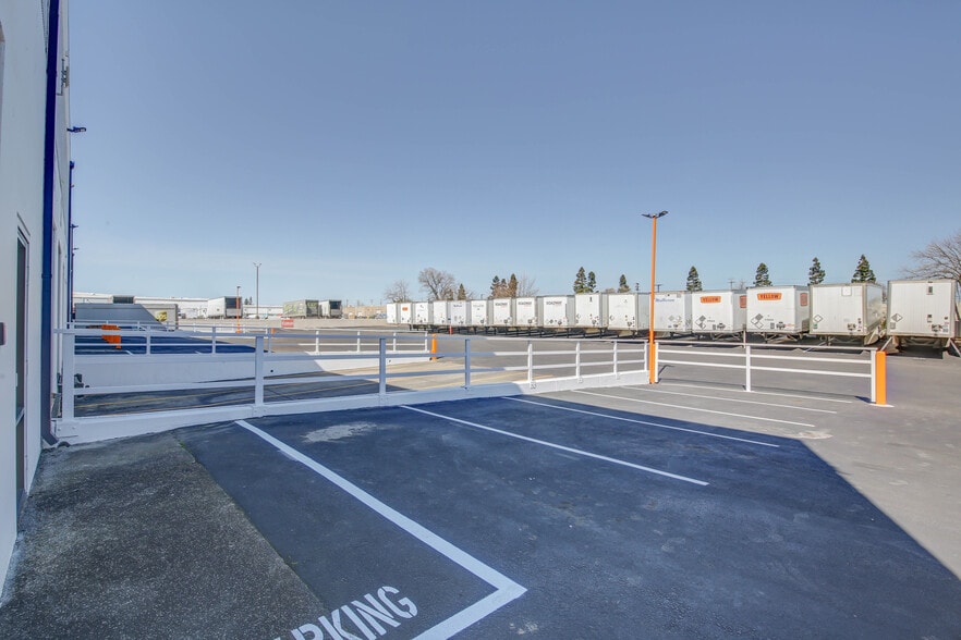 More Photos Of 4725 Kelton Way, Sacramento Warehouse For Lease