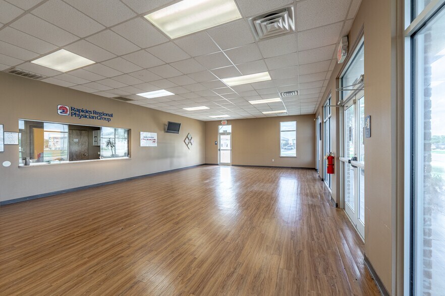 More Photos Of 6507 Coliseum Blvd, Alexandria Medical For Lease