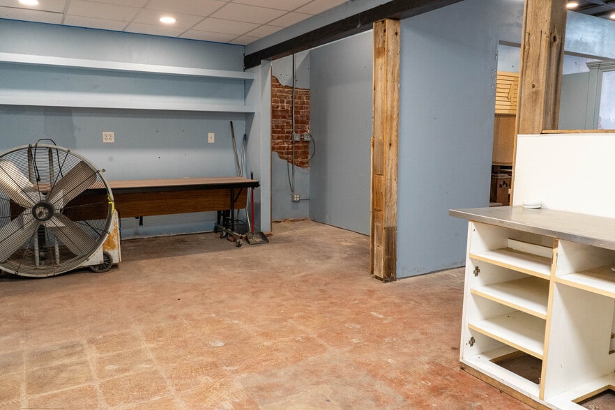 More Photos Of 110 E Clark St, Bartlett General Retail For Sale