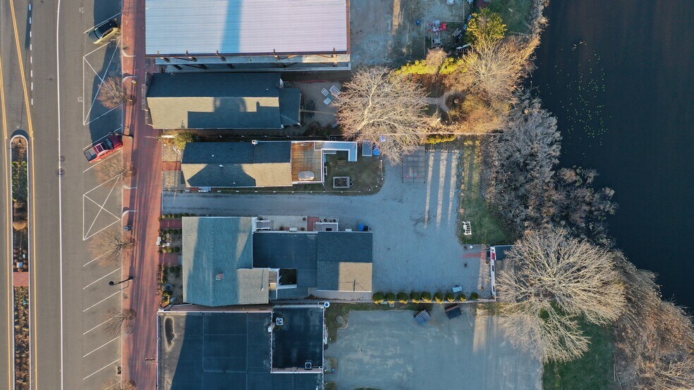 More Photos Of 685 Boston Post Rd, Madison Storefront For Sale