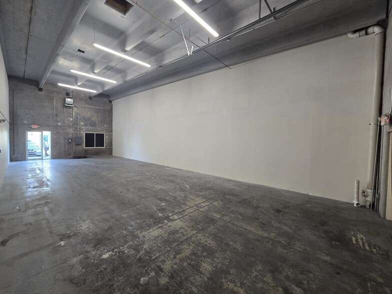 More Photos Of 1747-1781 Banks Rd, Margate Flex For Lease