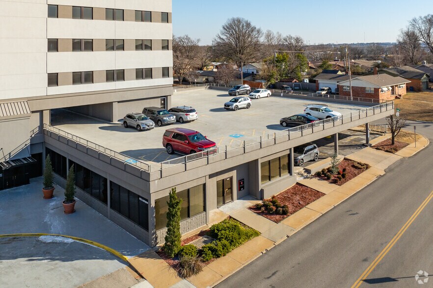 More Photos Of 4111 S Darlington Ave, Tulsa Office For Lease