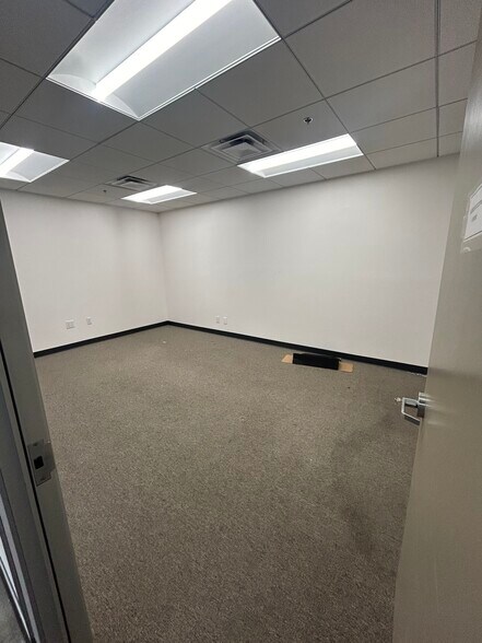 More Photos Of 4221 Wilshire Blvd, Los Angeles Loft Creative Space For Lease