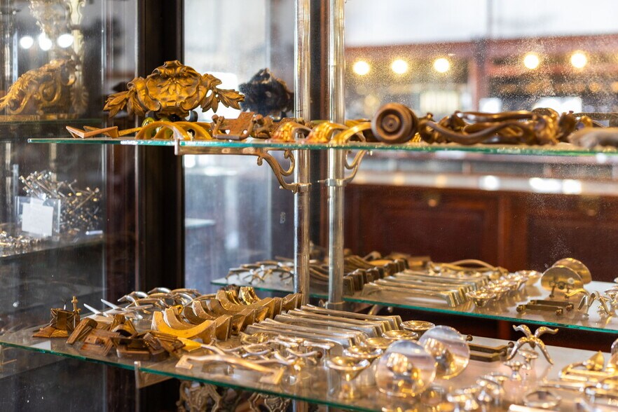 More Photos Of 1901 W Alabama St, Houston Freestanding For Sale