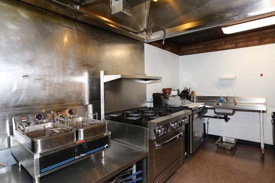 More Photos Of 7783 W Ralls Dr, Strawberry Restaurant For Sale