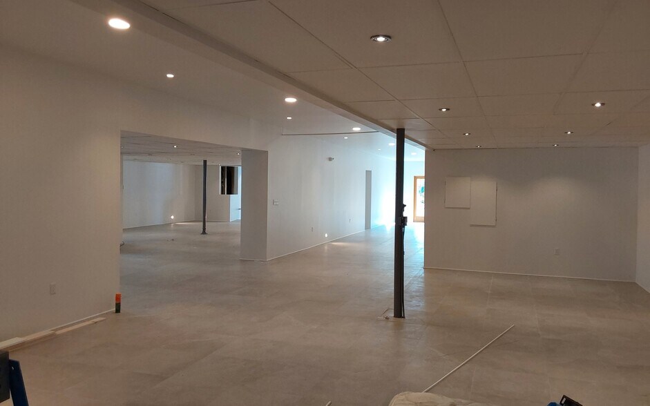 More Photos Of 15-17 Goshen Ave, Washingtonville Storefront Retail Residential For Lease