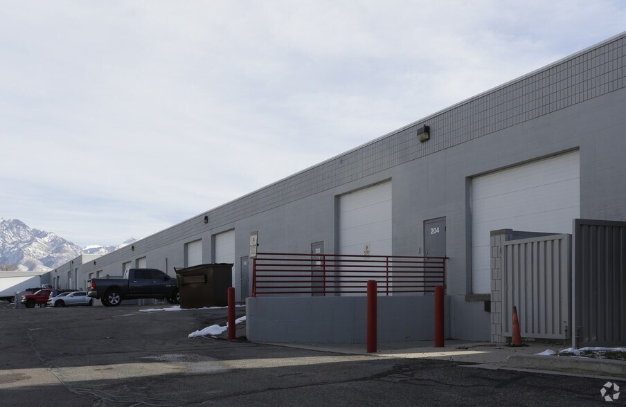 More Photos Of 162-204 Cottage Ave, Sandy Light Manufacturing For Lease