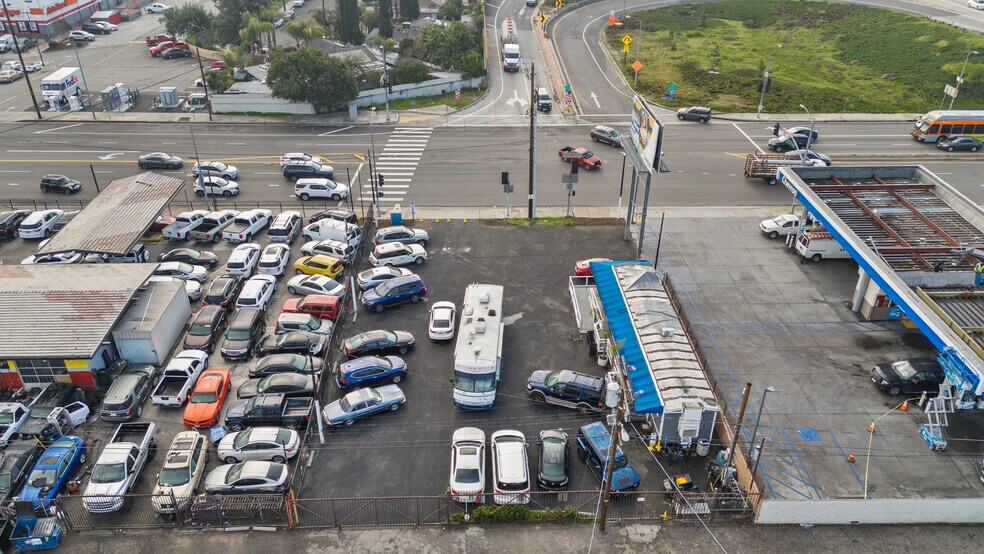 More Photos Of 13243 Osborne St, Arleta Auto Dealership For Lease