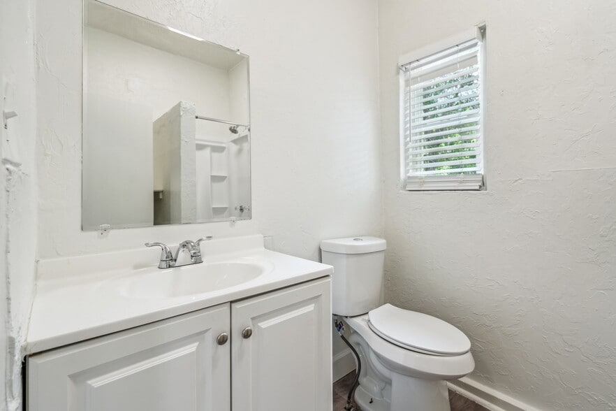 More Photos Of 2123 W Park Pl, Oklahoma City Specialty For Sale