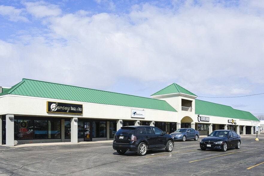 More Photos Of 2701 N Oneida St, Appleton Freestanding For Lease