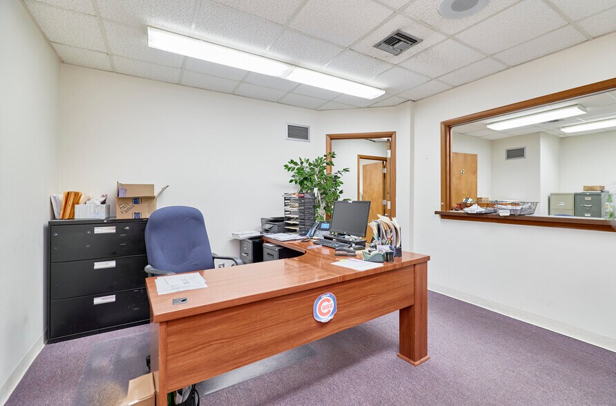 More Photos Of 415 W Main St, Collinsville Medical For Sale