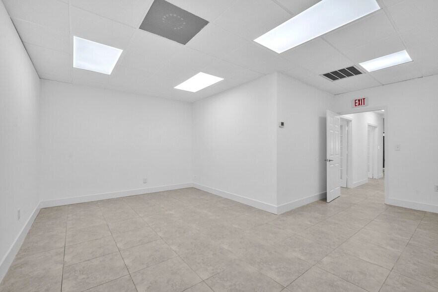 More Photos Of 3900 W Commercial Blvd, Fort Lauderdale Office For Lease