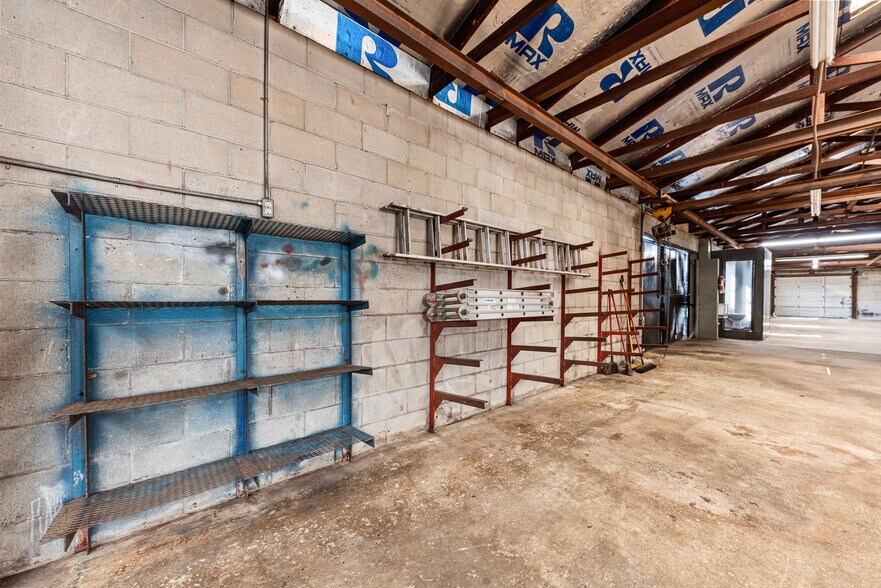 More Photos Of 5044 Edward St, Jacksonville Service For Sale