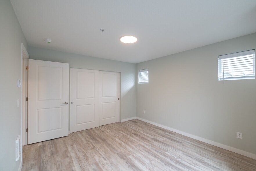 More Photos Of 13001 S Crompton's Ln, Molalla Apartments For Sale