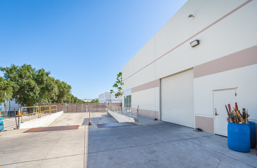 More Photos Of 1264 DuPont Ct, Manteca Warehouse For Lease