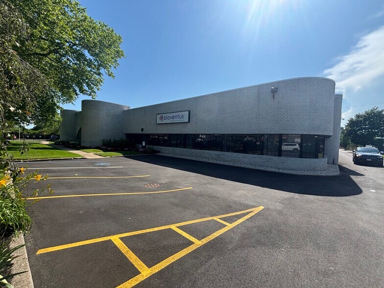 More Photos Of 1930-1940 New Hwy, Farmingdale Warehouse For Sale