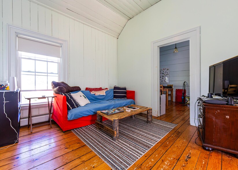 More Photos Of 1276 Surry Rd, Surry Freestanding For Sale