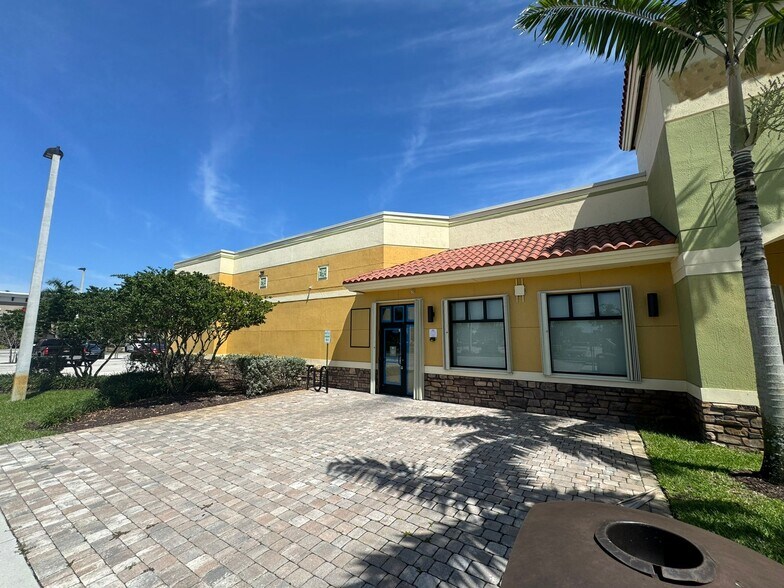 More Photos Of 8801 Boynton Beach Blvd, Boynton Beach Restaurant For Sale