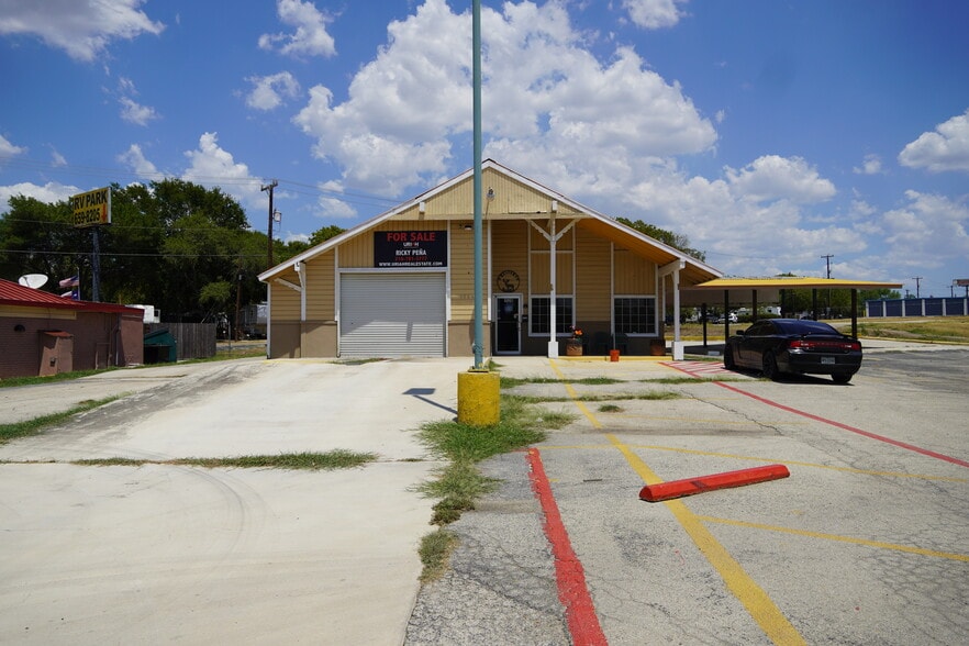 More Photos Of 1526 Pat Booker Rd, Universal City Storefront Retail Office For Sale