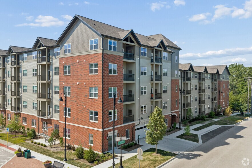 More Photos Of 77 S Adams St, Oswego Apartments For Lease