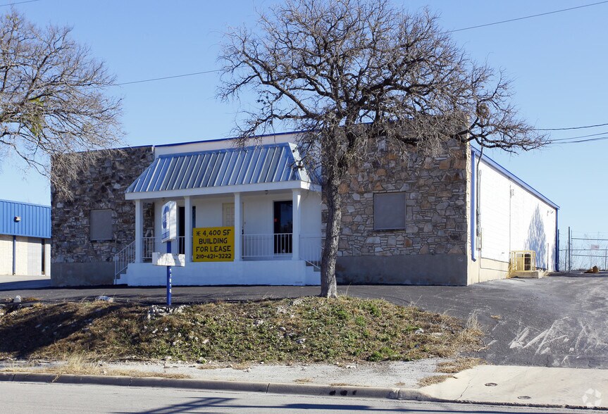 More Photos Of 11818 Warfield St, San Antonio Service For Lease