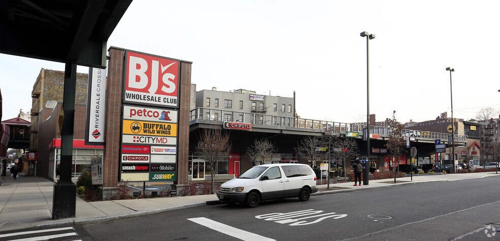 More Photos Of 184 W 237th St, Bronx Unknown For Lease