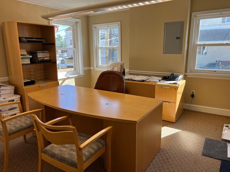 More Photos Of 528 Swede St, Norristown Office For Sale