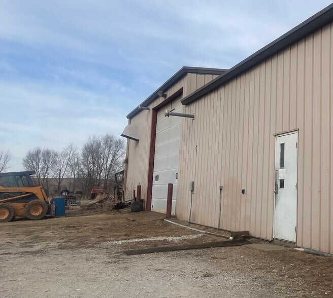 More Photos Of 80 Washington St, Marne Industrial For Sale