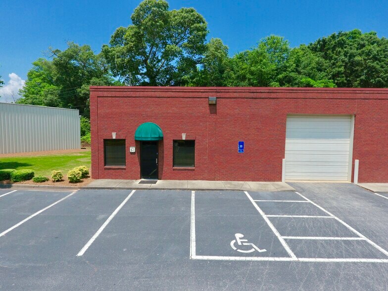 More Photos Of 2295 Skelton Rd, Gainesville Unknown For Lease