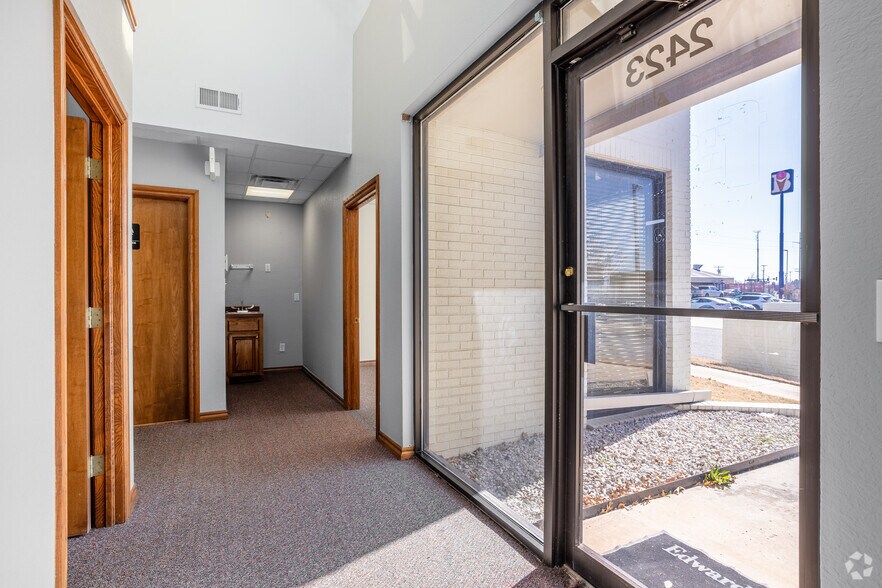 More Photos Of 2421 Wilcox Dr, Norman Office For Lease