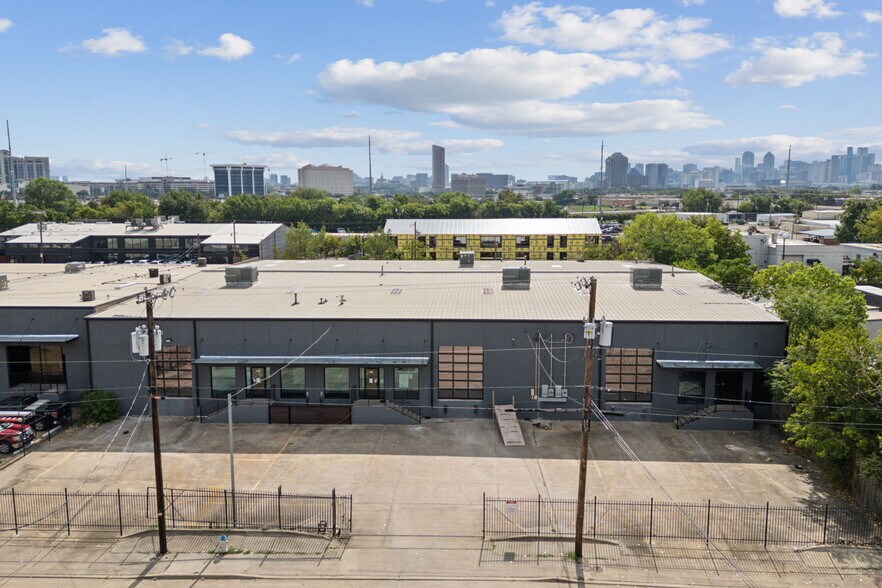 More Photos Of 4732 Algiers St, Dallas Manufacturing For Lease