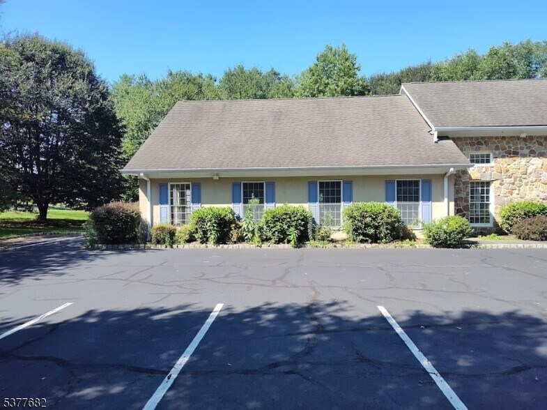 More Photos Of 1 Brookfield Glen Dr, Belvidere Office For Lease