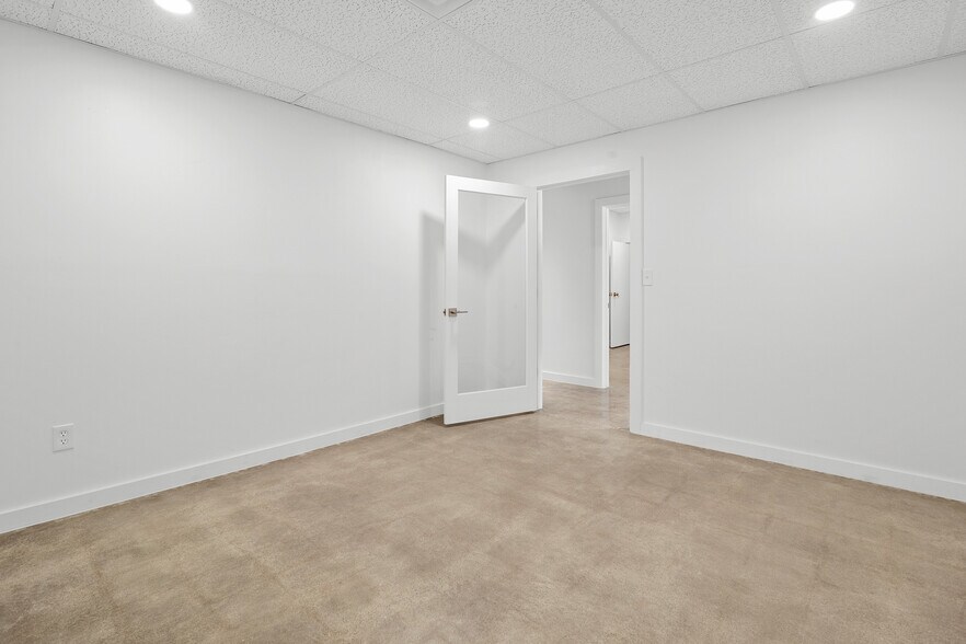 More Photos Of 1625 S Boston Ave, Tulsa Office For Sale