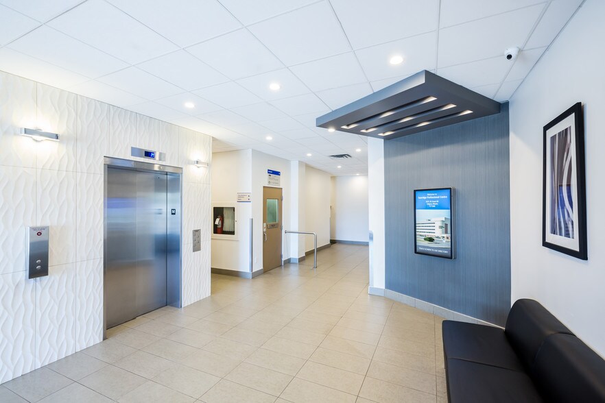 More Photos Of 2675 36th St NE, Calgary Medical For Lease