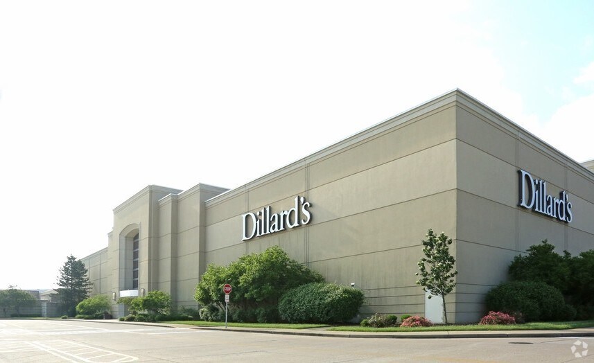 More Photos Of 800 N Green River Rd, Evansville Unknown For Lease