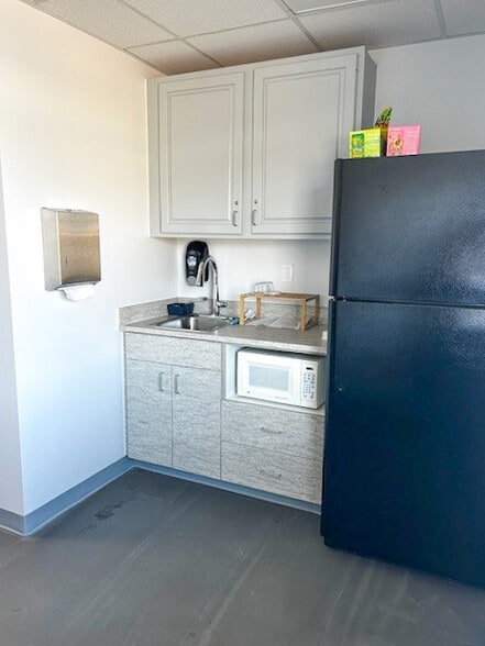 More Photos Of 2005 S Elm Pl, Broken Arrow Unknown For Lease