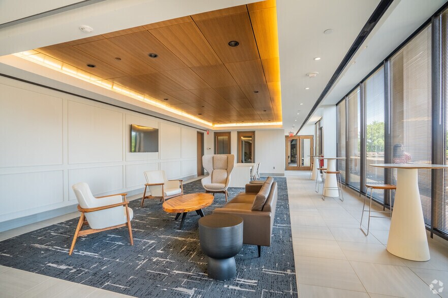 More Photos Of 900 Circle 75 Pky SE, Atlanta Unknown For Lease