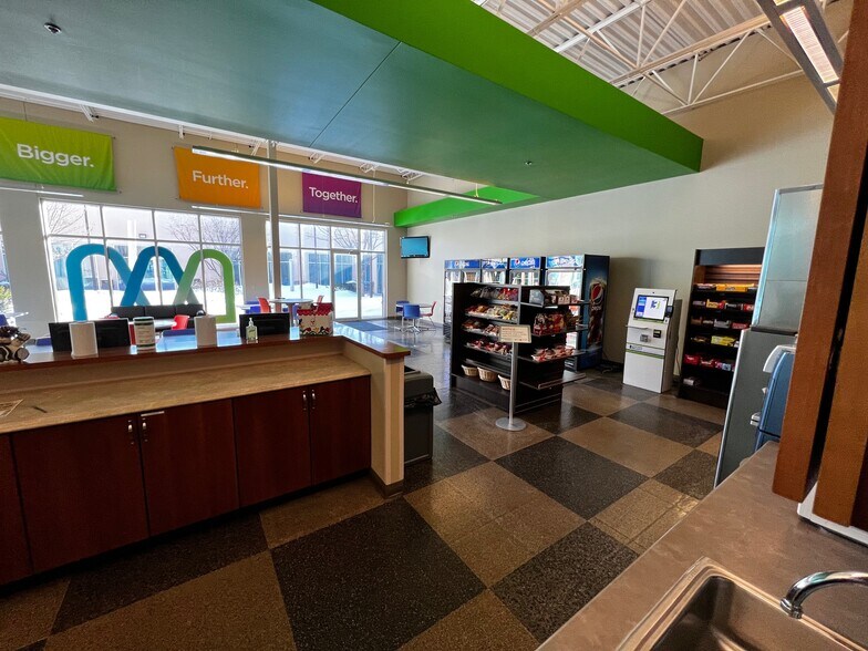 More Photos Of 3901 N Louise Ave, Sioux Falls Office For Lease