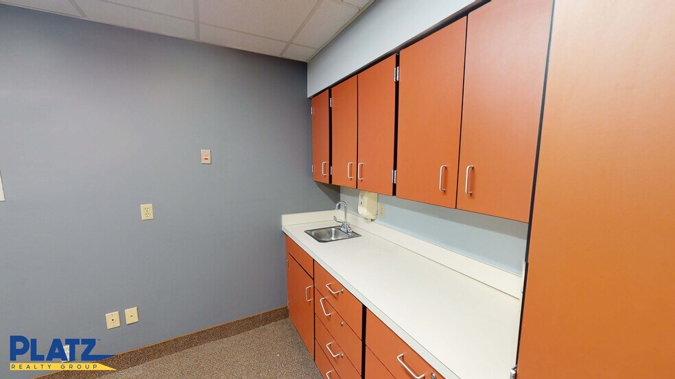 More Photos Of 7067 Tiffany Blvd, Youngstown Medical For Lease