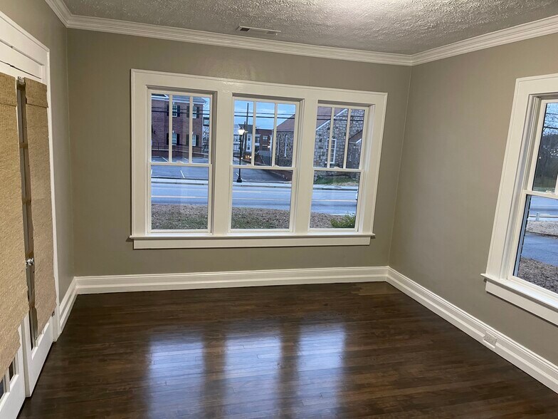 More Photos Of 490 S Perry St, Lawrenceville Office Residential For Lease