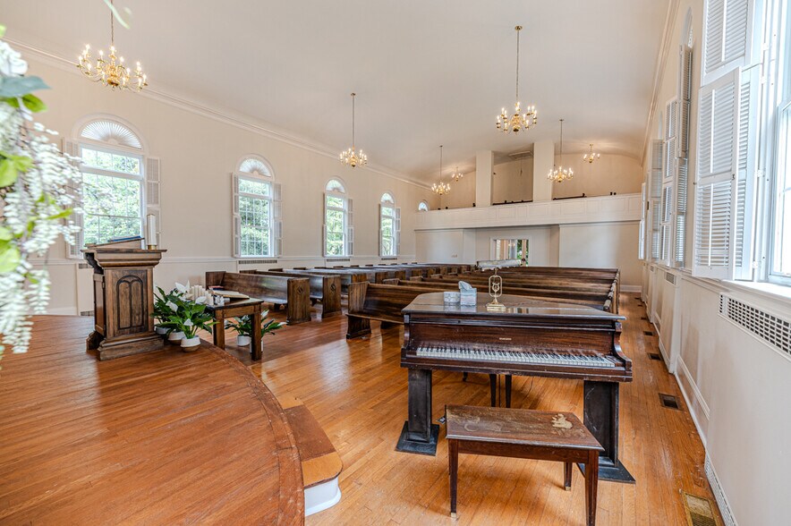 More Photos Of 211 Main st, Broadway Religious Facility For Sale