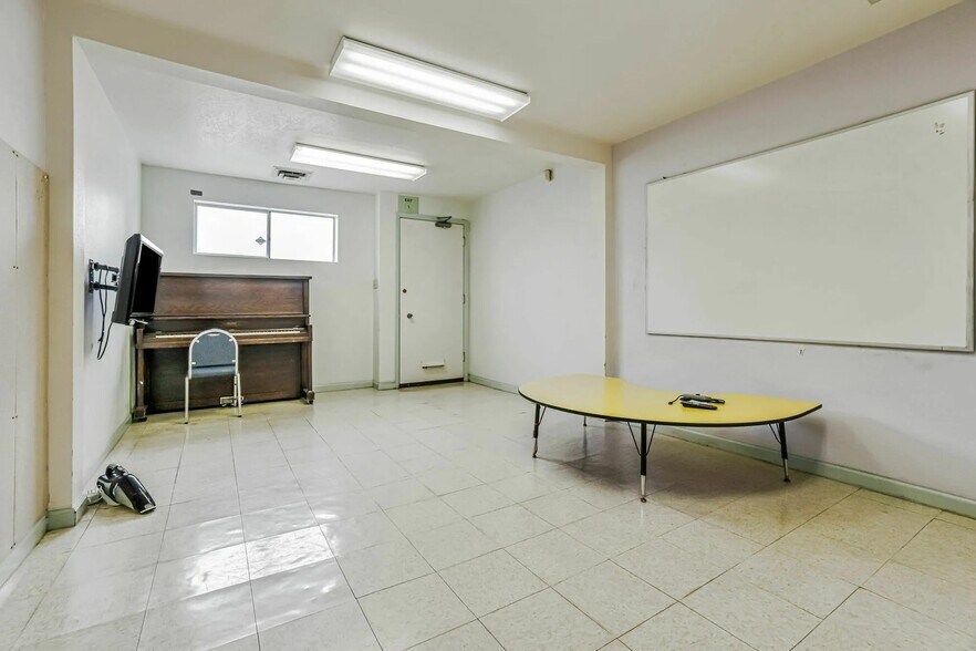 More Photos Of 4110-4118 Judah St, San Francisco Religious Facility For Lease