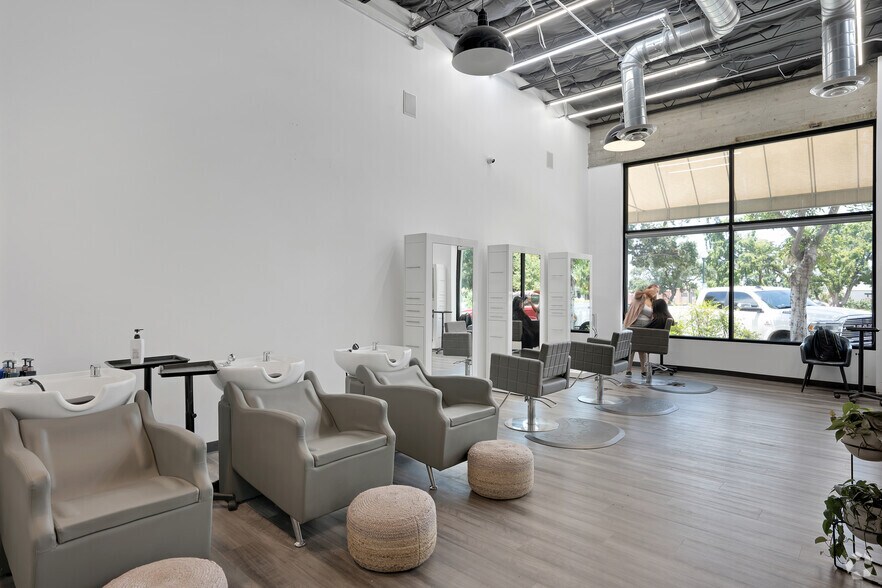 More Photos Of 324-328 S Myrtle Ave, Monrovia Office For Sale